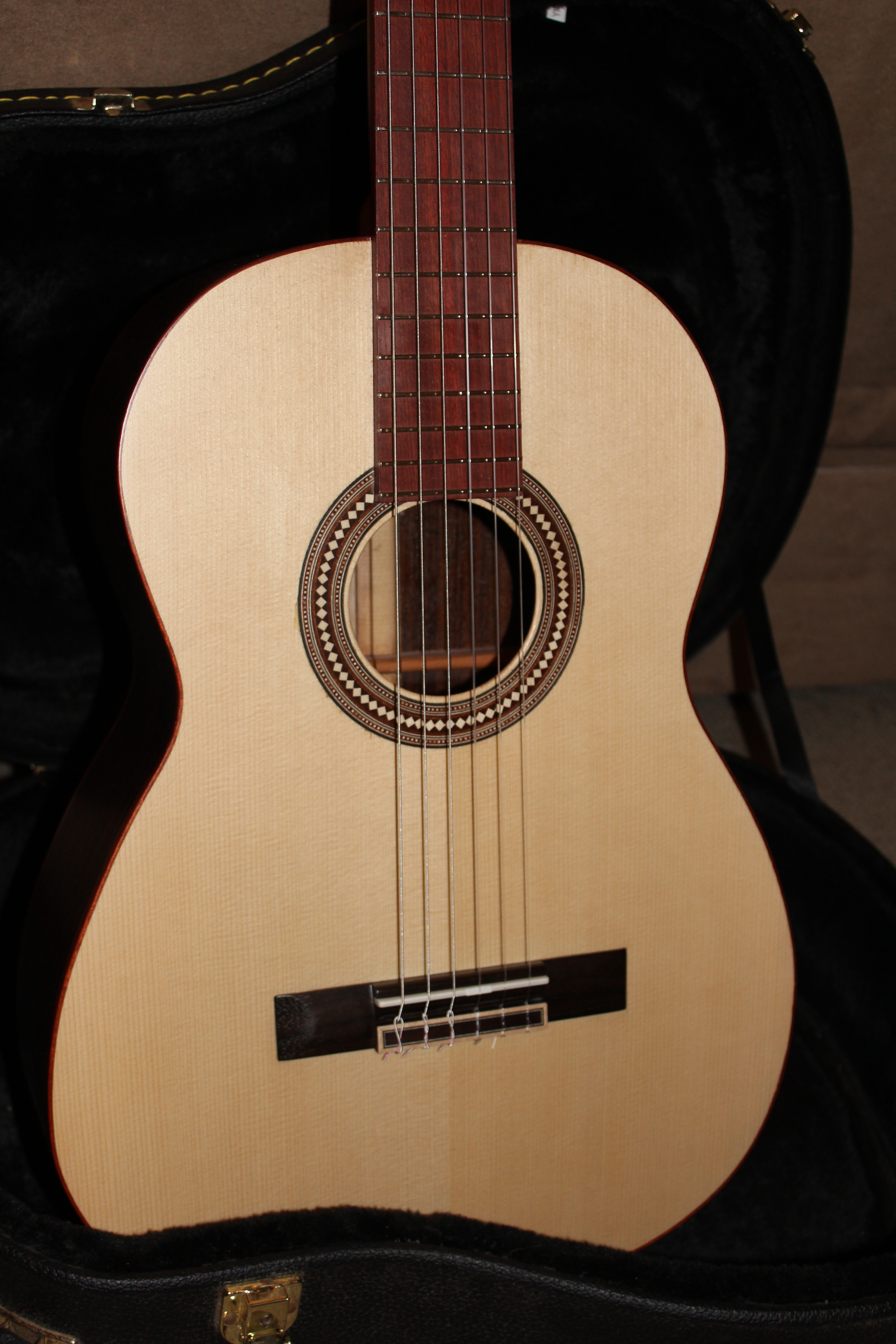 Custom Classical Flamenco Acoustic Guitars